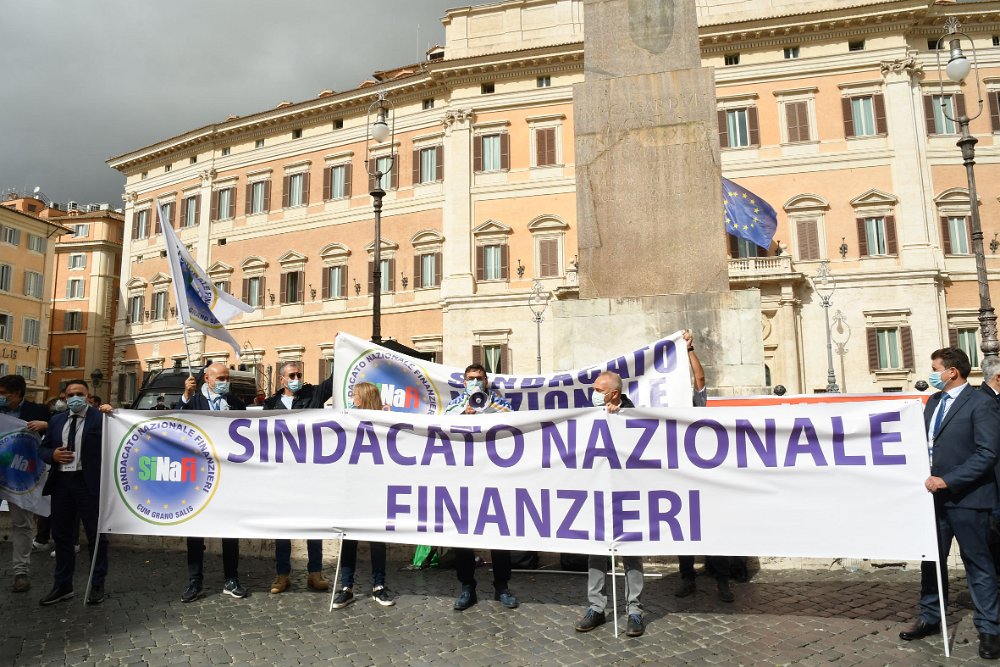Editoriale del Segretario Generale SINAFI. Contratto di lavoro comparto difesa e sicurezza. Dopo tre anni l’ennesima mancia che rischia di mortificare gli operatori.